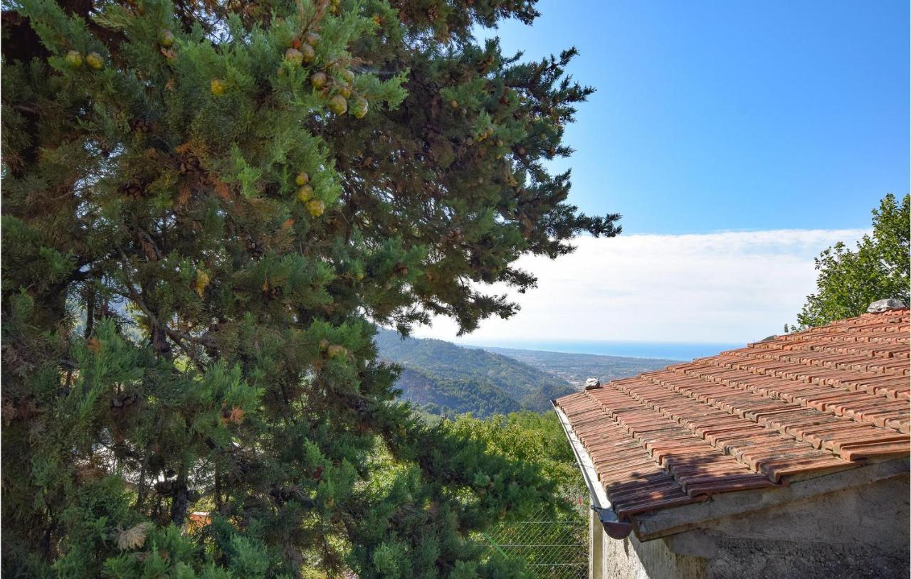 5 Bedroom Amazing Home In Fabbiano Fabbiano  Kültér fotó